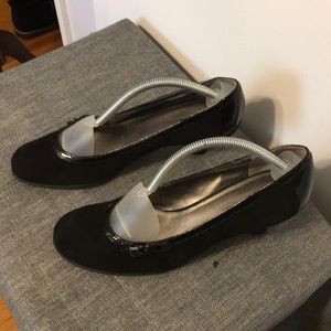 Bandolino Suede leather trim Ballet kitten heel